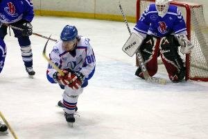 Хоккеисты тольяттинской «Лады» проиграли «Нефтянику» и завтра сыграют с «Ариадой-Акпарс»