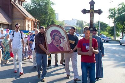 Православные самарцы отправились в Крестный ход через Новокуйбышевск